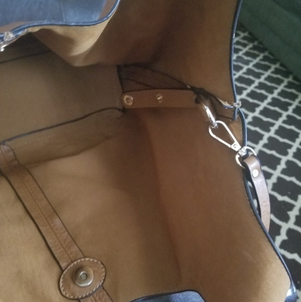 Handbag - Picture 3 of 6